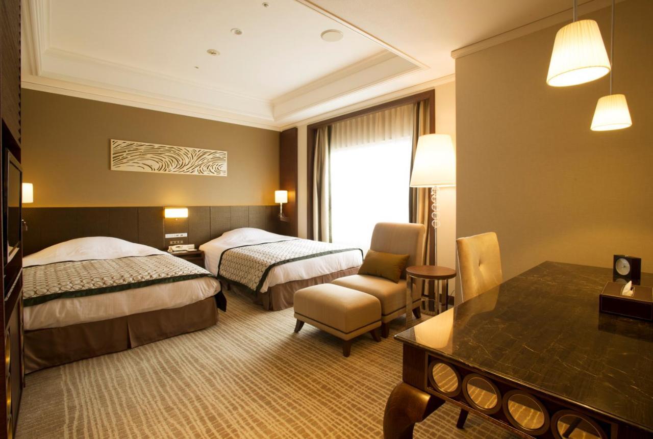 Jr Hotel Clement Токушима Екстериор снимка