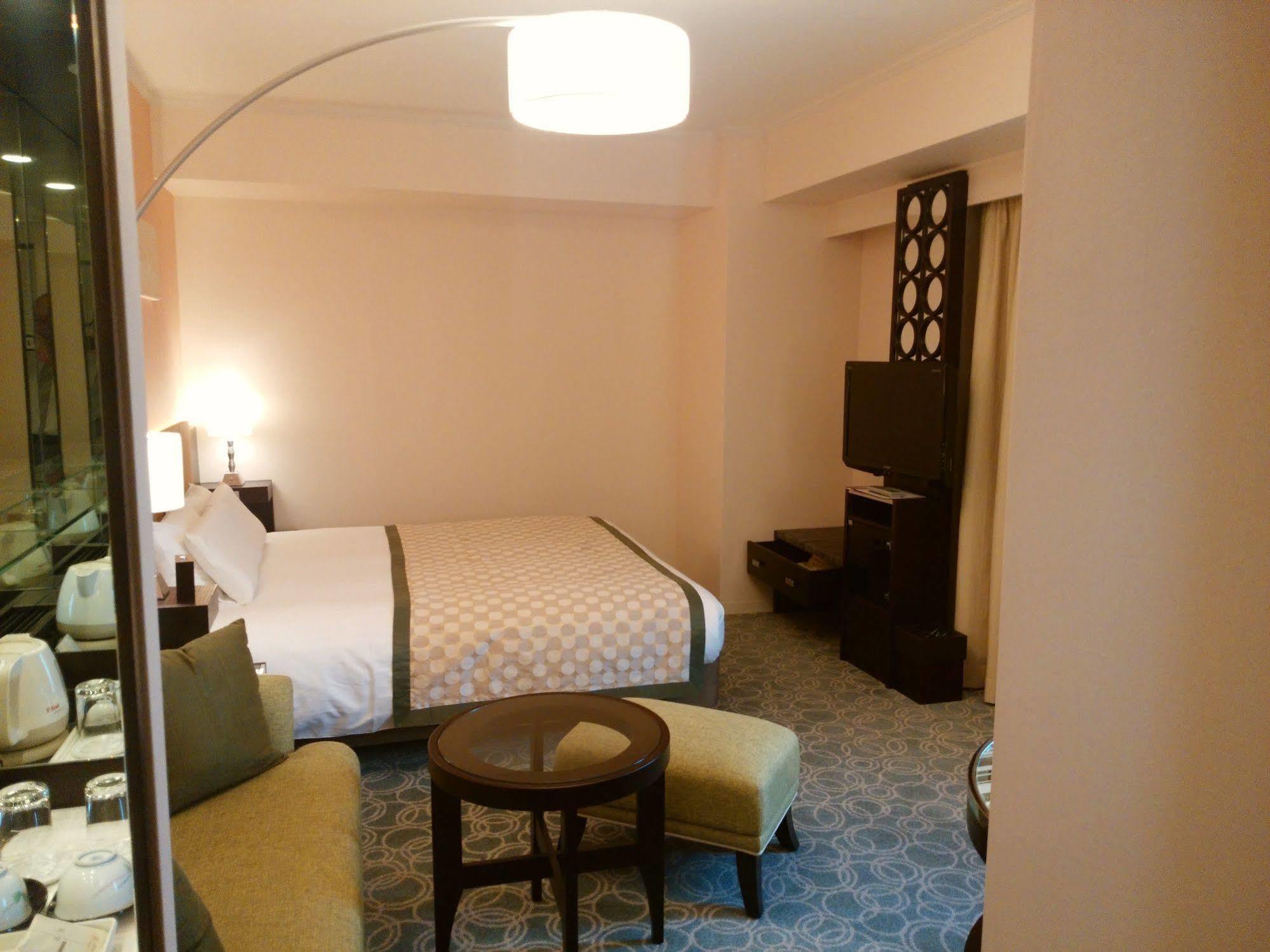 Jr Hotel Clement Токушима Екстериор снимка